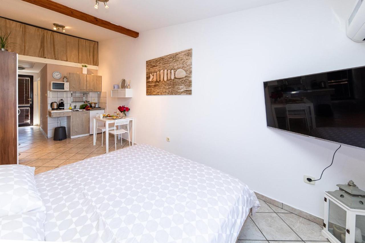 Ananas Apartments Цриквениця Екстер'єр фото
