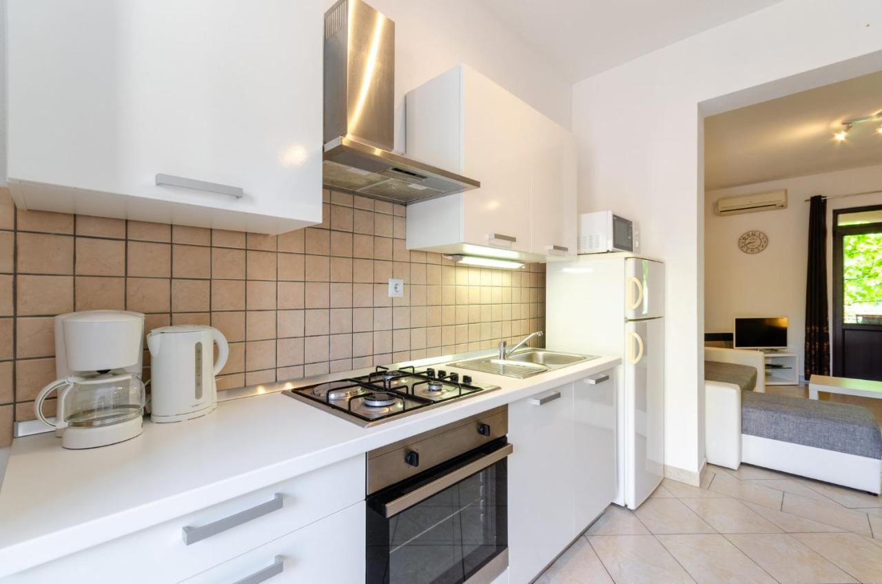 Ananas Apartments Цриквениця Екстер'єр фото